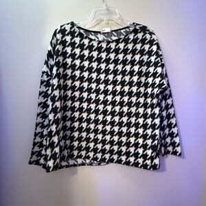 Black and White Houndstooth Women's Top